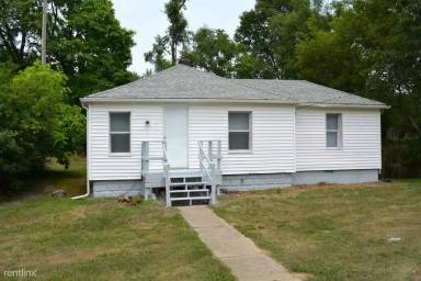 Main picture of 904 Eugene Ave