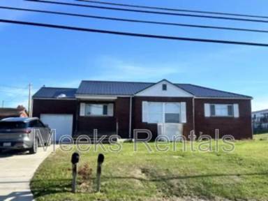 Main picture of 2485 Main St