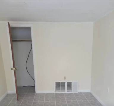 Main picture of 75 E Oneida St
