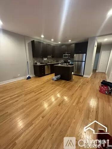 Main picture of 2504-16 North Willetts Court Apartments
