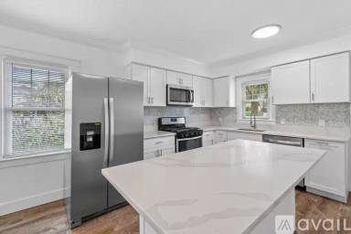 Main picture of 415 Greenbriar Dr