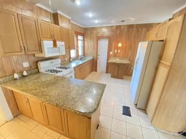 Main picture of 21 Winthrop St