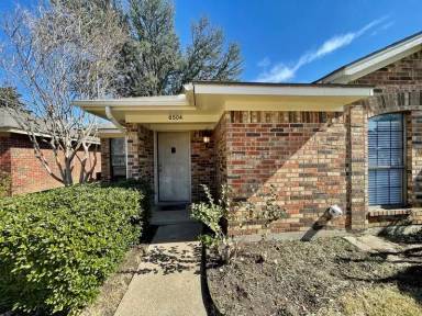Main picture of 8504 Holly St