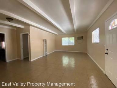 Main picture of 35812 1/2 Grandview Dr