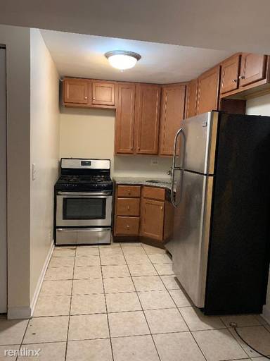 Main picture of 933 W Fletcher St