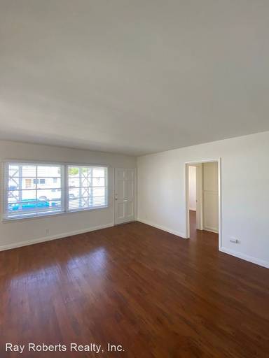 Main picture of 4738 Carfax Ave