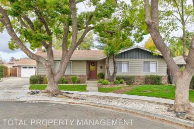 Main picture of 2117 Surrey Pl