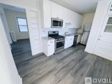 Main picture of 5820 W Berteau Ave