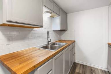 Main picture of 231 W Hull St