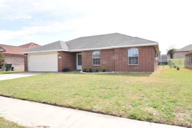 Main picture of 2700 Maria Dr