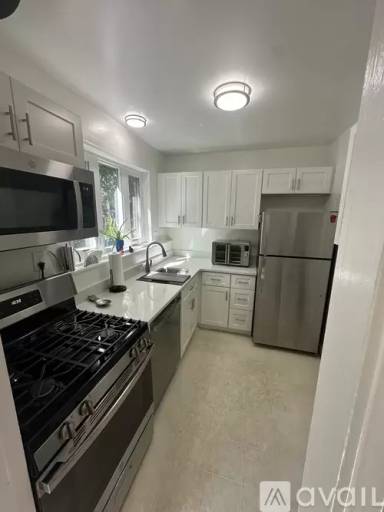 Main picture of 10301 Montrose Ave