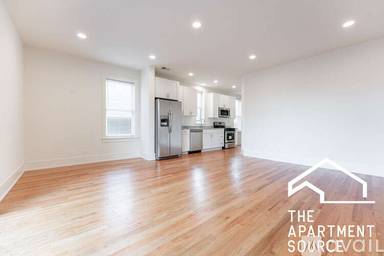Main picture of 2235 N Clybourn Ave