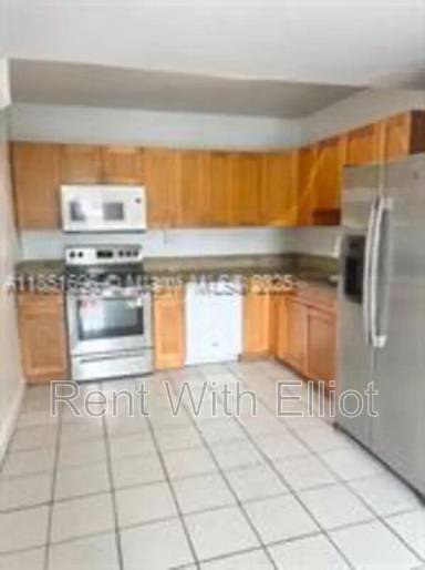 Main picture of 6313 Hayes St