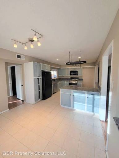 Main picture of 2205 Elizabeth St NE