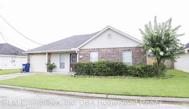 Main picture of 5635 Shadowbend Cir N