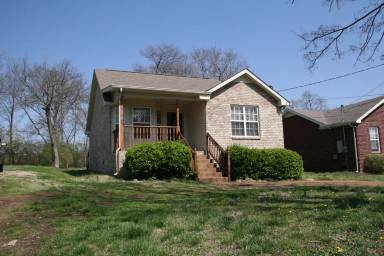 Main picture of 2808 Batavia St