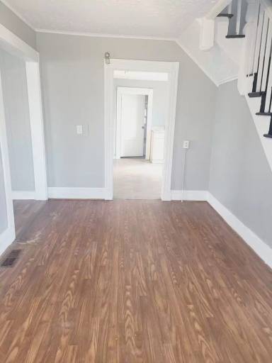 Main picture of 68 Monroe St