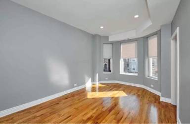 Main picture of 3246 E 91st St