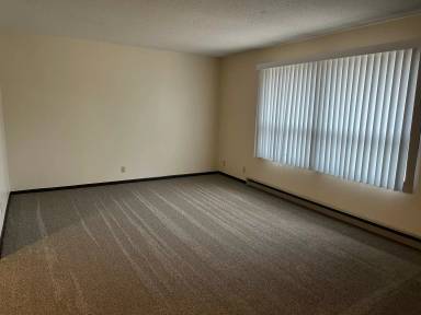 Main picture of 40 2nd Ave NW