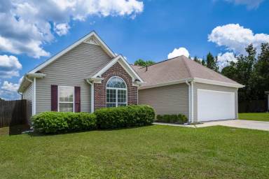 Main picture of 117 Camden Lake Dr