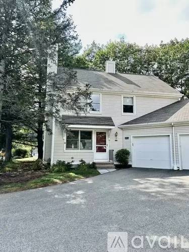 Main picture of 901 Briarwood Ct
