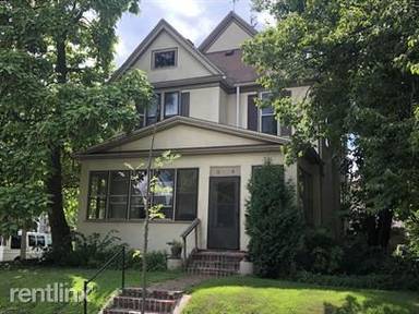 Main picture of 3254 Harriet Ave
