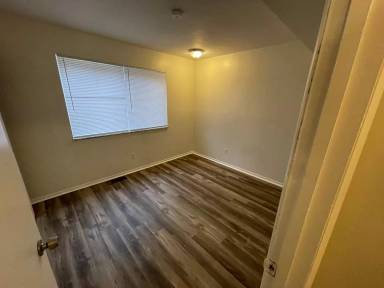 Main picture of 9910 Broadmoor Dr