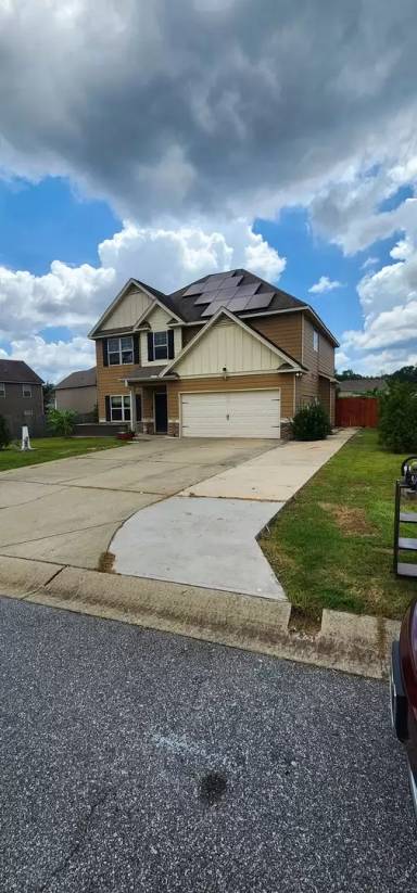 Main picture of 46 New Castle Dr