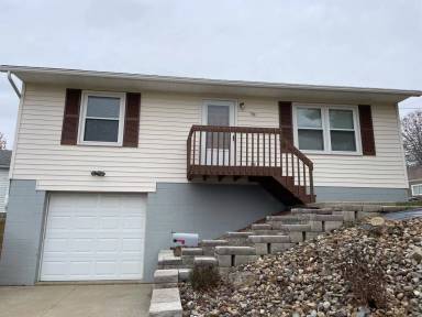 Main picture of 381 Newton Cir