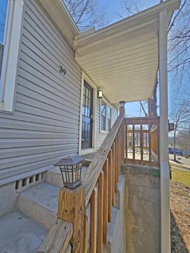 Main picture of 39 Baxter St