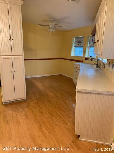 Main picture of 14930 Main St