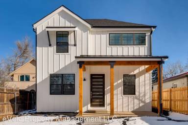 Main picture of 2670 Jasmine St