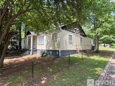 Main picture of 301 Maple St