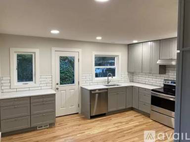 Main picture of 1240 SW Spring Garden St