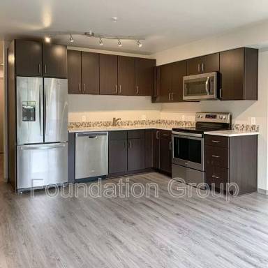 Main picture of 2400 E Boston St