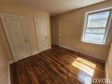 Main picture of 118 65 Farmers Blvd