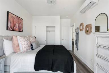 Main picture of 2077 Dennis Ln