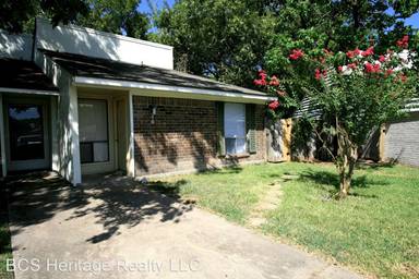 Main picture of 319 Amherst Cir