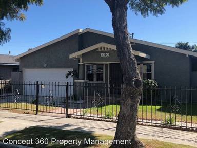 Main picture of 1020 E 20th St