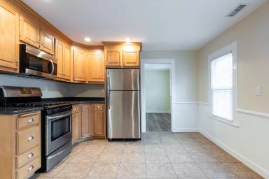 Main picture of 188 Bristol St
