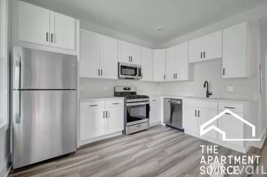 Main picture of 4211 N Damen Ave