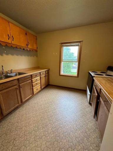 Main picture of 1115 Hollister Ave