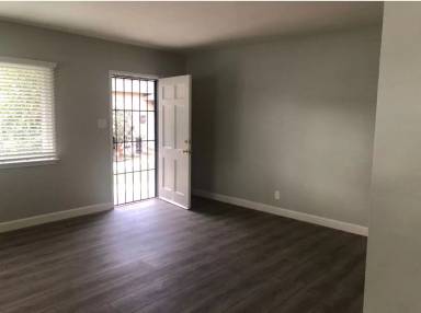 Main picture of 2031 N Parish Pl