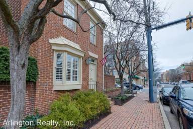Main picture of 576 N Saint Asaph St