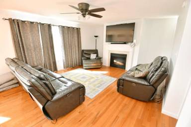 Main picture of 25910 Rolling Hills Dr