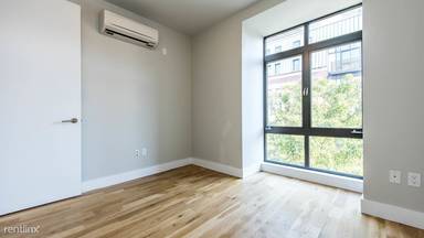 Main picture of 185 Leonard St