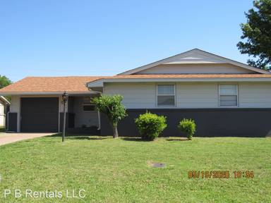 Main picture of 4228 SE Bedford Dr