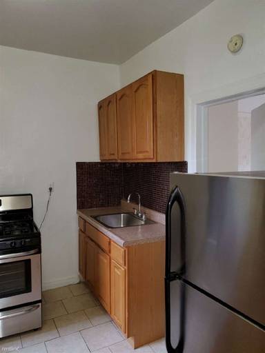 Main picture of 1742 Union St