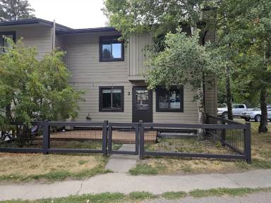 Main picture of 300 E Simpson Ave