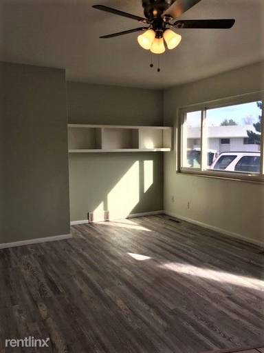 Main picture of 1728 Azalea Dr